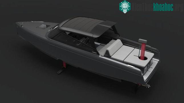 Tàu C8 có tùy chọn mui cứng và chỉ mất 2 tiếng để sạc đầy dự trữ hành trình 90km