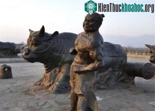 Giải mã lời nguyền "quốc bảo" trâu sắt đúc 1200 năm trước trồi lên từ dưới lòng sông ảnh 3