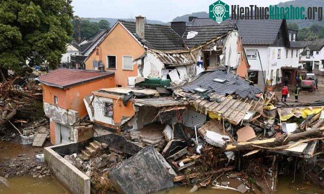 Lũ lụt đã gây ra thiệt hại lớn ở Schuld, gần Bad Neuenahr-Ahrweiler, miền tây nước Đức