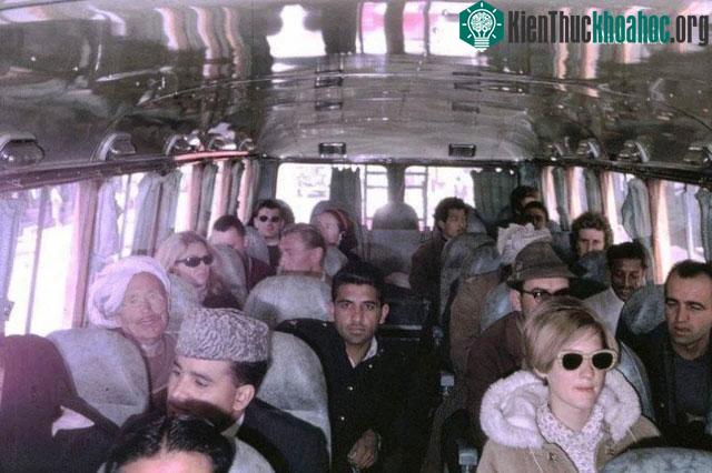 Những hình ảnh khó tin cách đây hơn nửa thế kỷ về một Afghanistan tươi đẹp và hiện đại ảnh 4