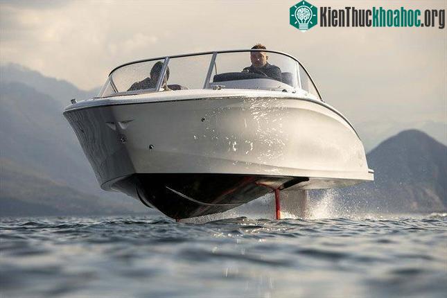 Chiếc C7 với kích thước và công suất nhỏ hơn được giới thiệu tại Venice (Italia) hồi tháng 6/2021