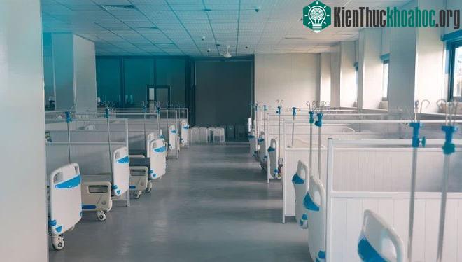 Cận cảnh trang thiết bị, máy móc hiện đại bên trong bệnh viện dã chiến điều trị Covid-19 lớn nhất Hà Nội ảnh 7