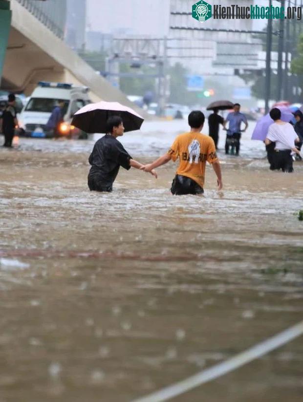 Công tác cứu hộ, cứu nạn đang được triển khai