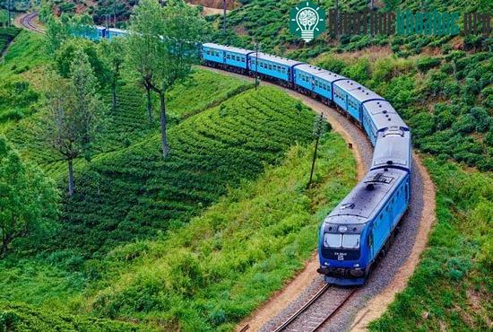 Xe lửa chạy trên đường ray