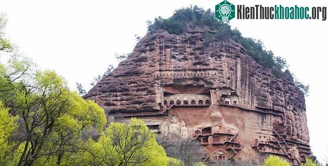 Hang đá Mạch Tích Sơn, Trung Quốc.