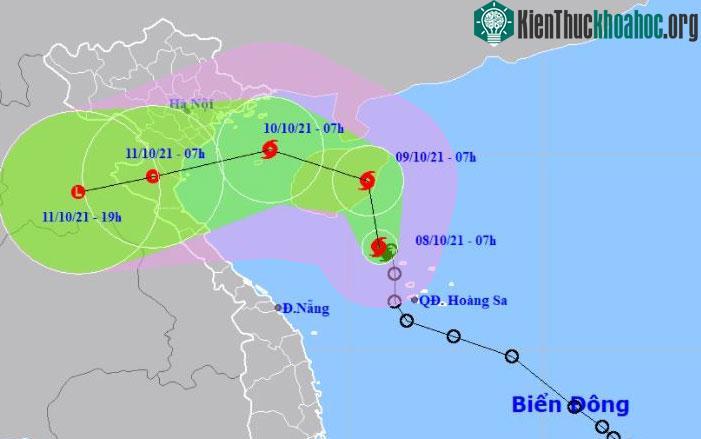 Bão số 7 đã thay đổi hướng đi so với dự báo ban đầu, tiếp tục mạnh thêm.