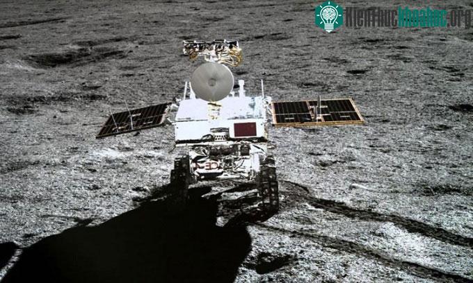 Robot Thỏ Ngọc 2 trong ảnh chụp từ trạm Hằng Nga 4.