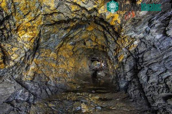 “Mê Tín” là tên của một dãy núi có địa hình gồ ghề