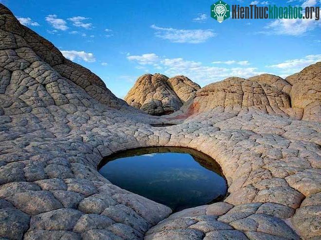 Vùng đá sa thạch White Pocket ở Mỹ.