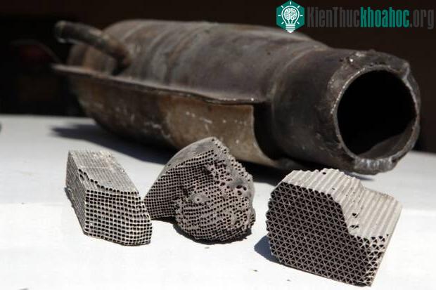 Loại thuốc kỳ quái biến thanh niên cường tráng thành "thây ma sống" ảnh 0
