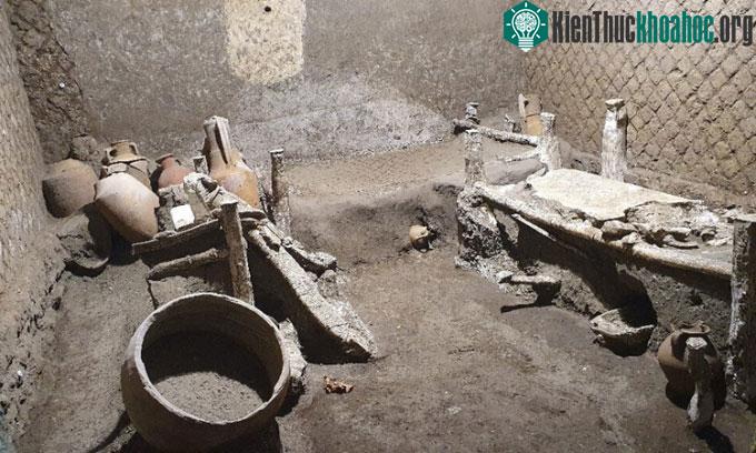 Phòng nô lệ là sự kết hợp giữa phòng ngủ và nhà kho.