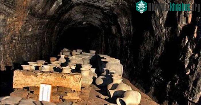 Bên trong ngôi mộ ở Thiểm Tây.