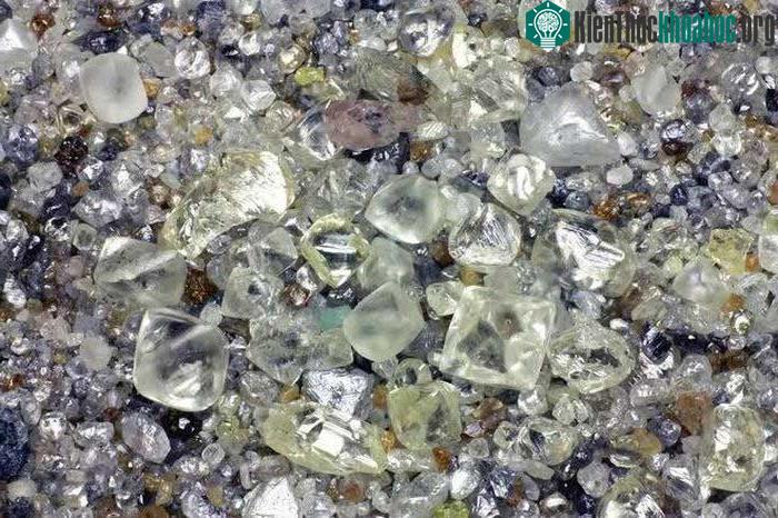 Kim cương hóa ra đầy dưới chân, nhiều vô biên - "Thấy" nhưng chưa lấy được ảnh 1