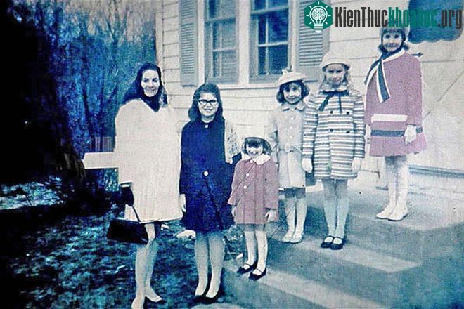 Nhà Perron chuyển vào sinh sống tại căn nhà vào năm 1971.