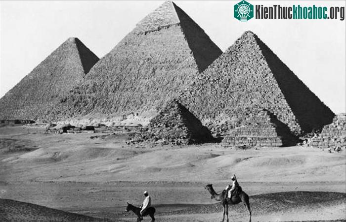 Kim tự tháp Giza