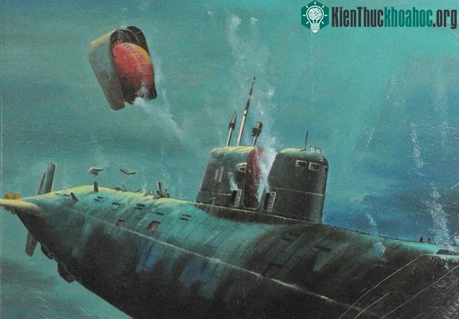 Ảnh mô tả cho thấy viên nang thoát hiểm của tàu K-278 Komsomolets được sử dụng khi cần thiết.