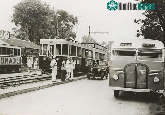Năm 1925, số công ty giao thông công cộng ở xứ Nam Kỳ tăng lên thành 513 công ty và 1.075 xe