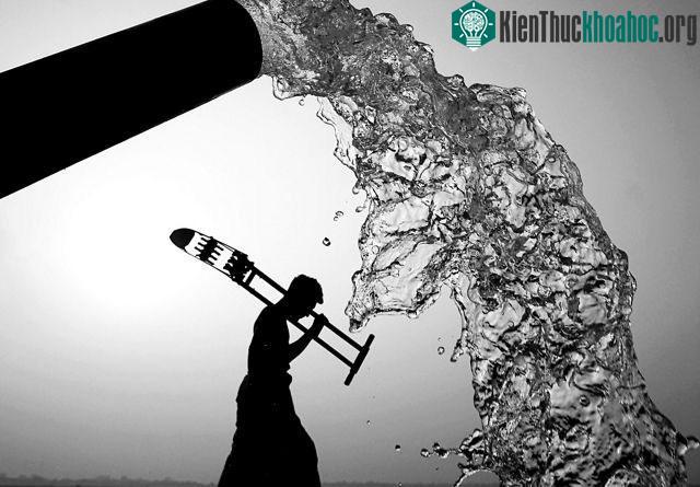 Bức ảnh nước gợi những cảm xúc phức tạp của Kazi Arifujjaman, từ Bangledesh.
