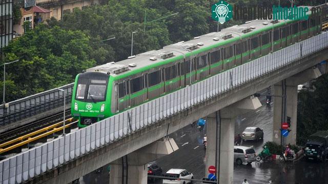 Hiện Hà Nội có 52 tuyến xe buýt để kết nối với đường sắt Cát Linh - Hà Đông.