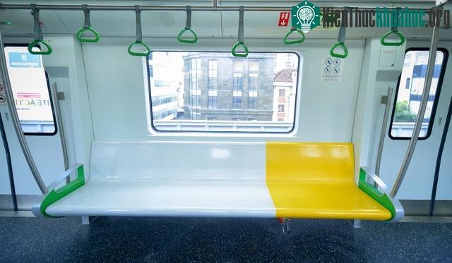 Nội thất tàu đường sắt Cát Linh - Hà Đông có tông màu ghi sáng