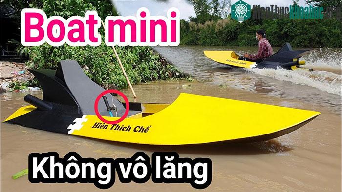 &nbsp;Điểm đặc biệt nằm ở chiếc cano này đến từ bộ điều khiển.