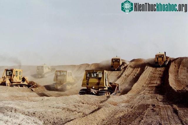Xây dựng nhà ga đường sắt ở Yuergou, Tân Cương