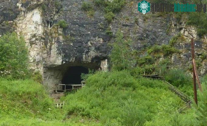 Hang Denisova ở Siberia