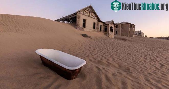 Kolmanskop là một trong những cộng đồng giàu có nhất trên thế giới một trăm năm trước