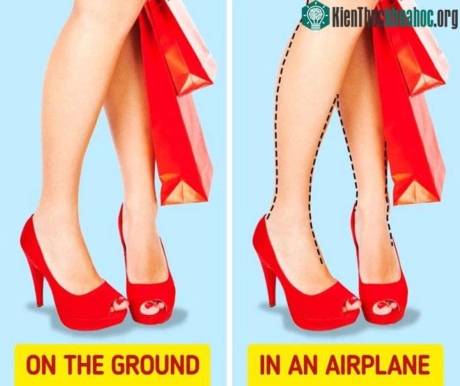 Bỗng dưng thấy giày... chật hẳn