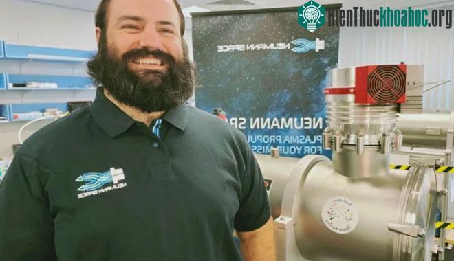 Giáo sư Patrick “Paddy” Neumann, nhà sáng lập Neumann Space.