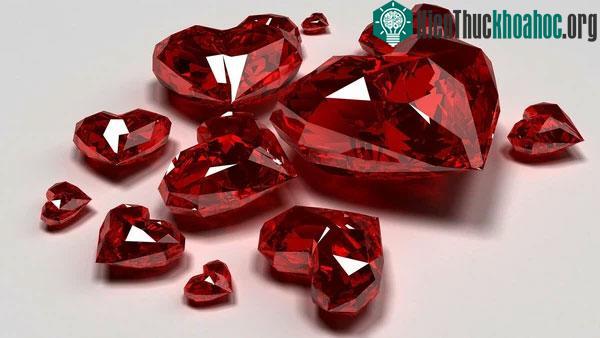 Hiện trên thế giới chỉ có 2 mẫu đá Painite được tìm thấy.
