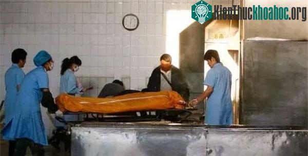 Hỏa táng là cách thiêu xác người chết thành tro rồi chôn.