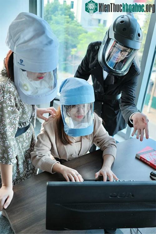 3 học sinh Việt Nam sáng chế mũ cách ly di động cực xịn, nhận luôn giải thưởng danh giá thế giới ảnh 2