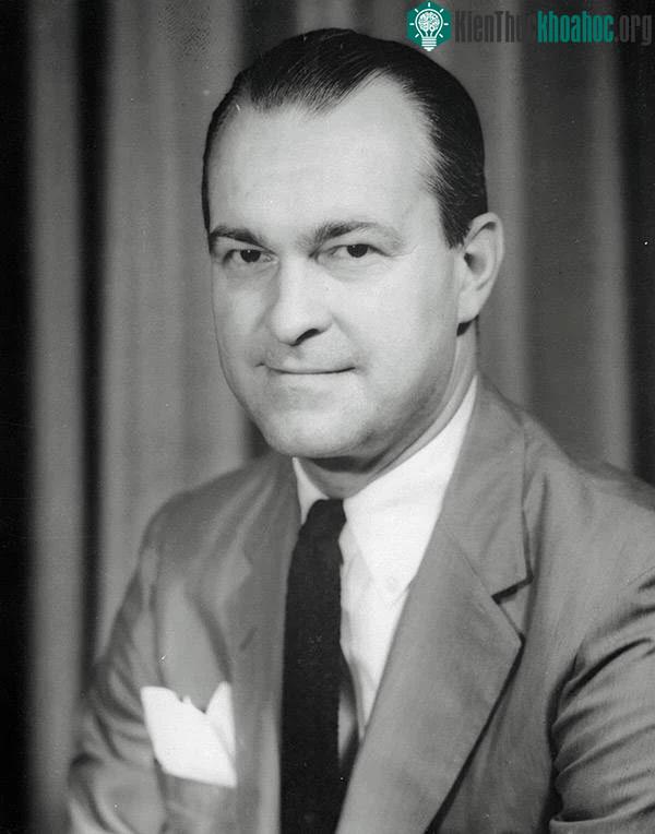 Richard Helms
