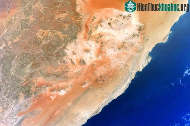 Bức ảnh ngày 29/3 chụp bờ biển của Namibia, một quốc gia tại châu Phi.
