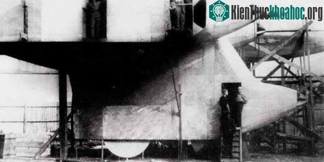 Chiếc máy bay nguyên mẫu đầu tiên bị rơi trong cuộc thử nghiệm vào ngày 21 tháng 11 năm 1933.