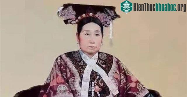 Khung cảnh khi Từ Hi thái hậu đi vệ sinh rất long trọng