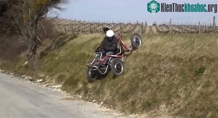 e-Spider được trang bị động cơ trong mỗi bánh xe.