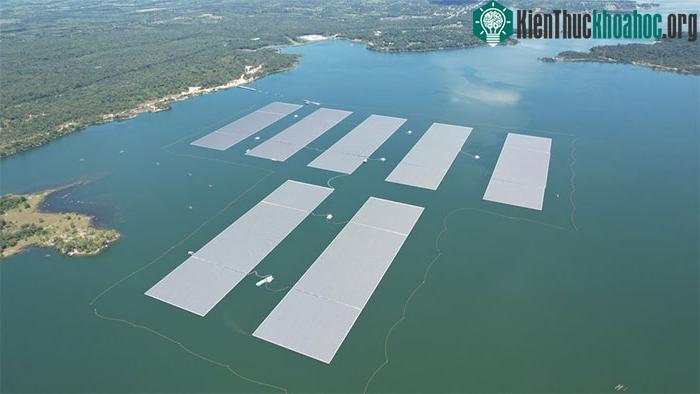 Toàn cảnh dự án trang trại điện gió được xây dựng trên đập Sirindhorn Dam