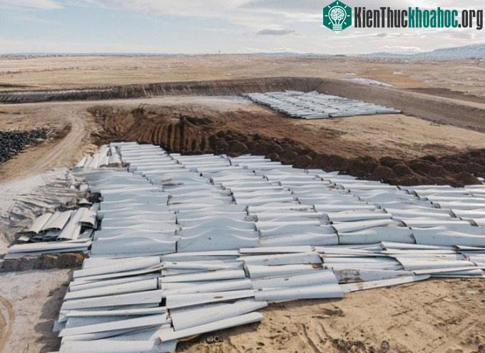 Không có biện pháp hiệu quả để tái chế, cánh turbine gió cũ xếp chồng chất ở Sweetwater