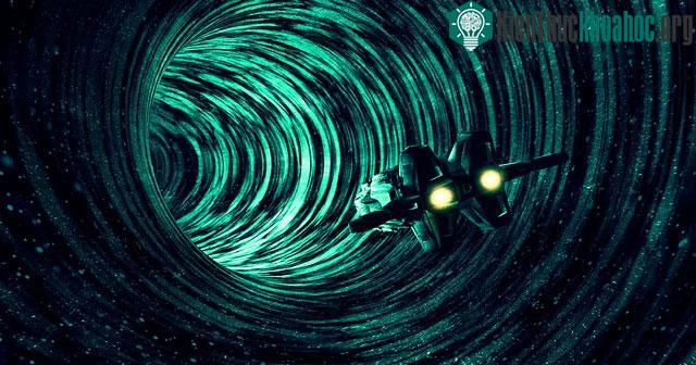 Nghiên cứu mới cho thấy: Lỗ sâu có thể tồn tại đủ lâu để chúng ta đi xuyên qua như trong Interstellar ảnh 1