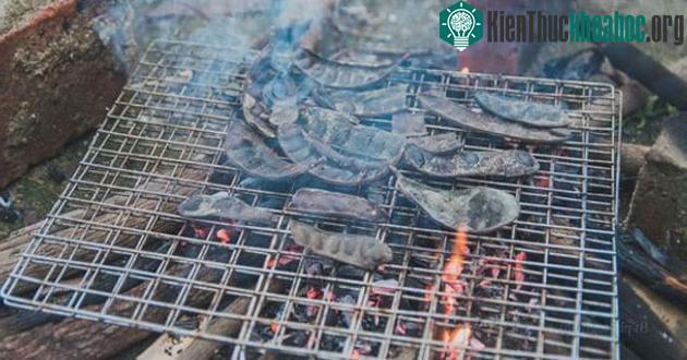 Xông bồ kết là một phương pháp tốt trong việc làm sạch không khí, khử trùng...