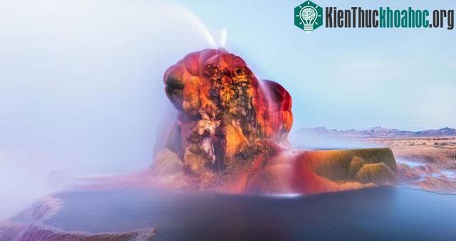 Fly Geyser, Nevada