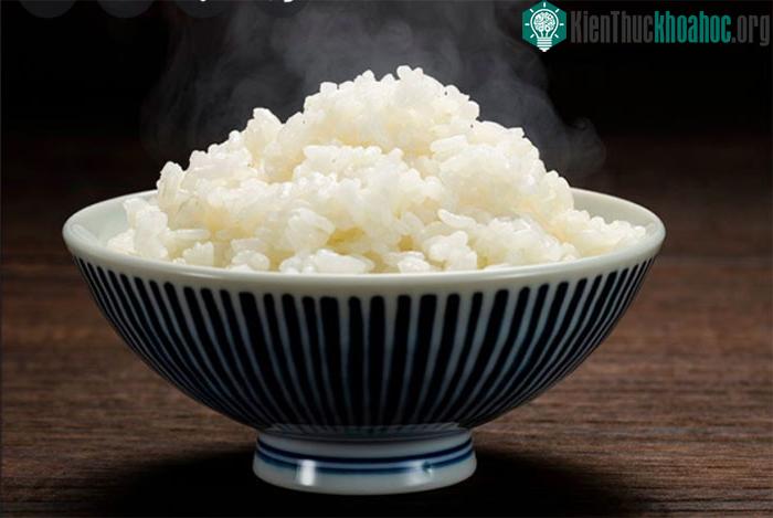 4 cách ăn cơm giúp giảm huyết áp, mỡ máu, tiểu đường: Ăn đúng phòng nhiều bệnh ảnh 1
