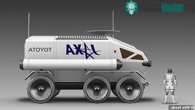Chiếc xe này được đặt tên dựa trên dòng Land Cruiser nổi tiếng.