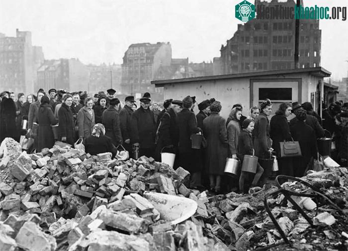 Một phần trong số 1.400.000 người dân thiếu lương thực tại Hamburg