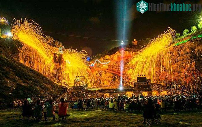 Nghi lễ bắn pháo hoa 500 năm tuổi mê hoặc nhất thế giới ảnh 2