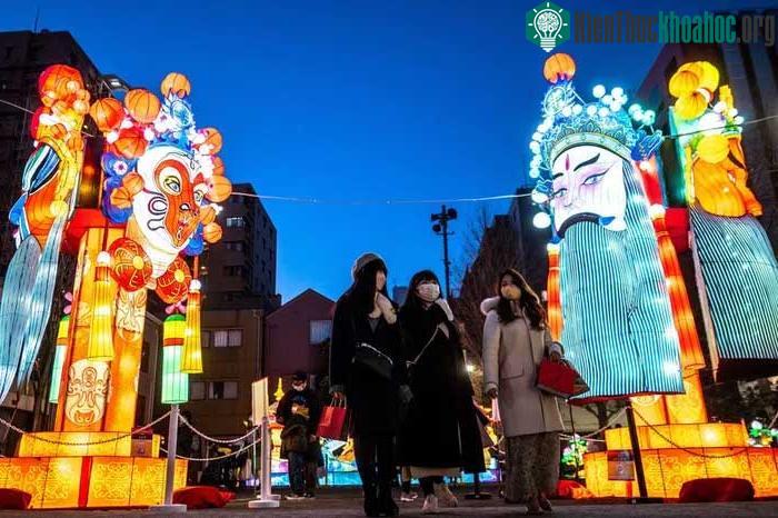 Công viên Yamashitacho ở Yokohama, Nhật Bản, được trang trí đèn lồng chào đón Tết Nguyên đán.