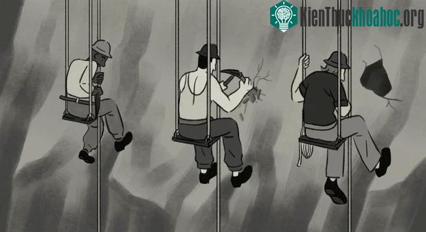 Những công nhân được yêu cầu buộc dây hạ xuống vách núi, đục đá vụn bằng dùi và thuốc nổ.&nbsp;