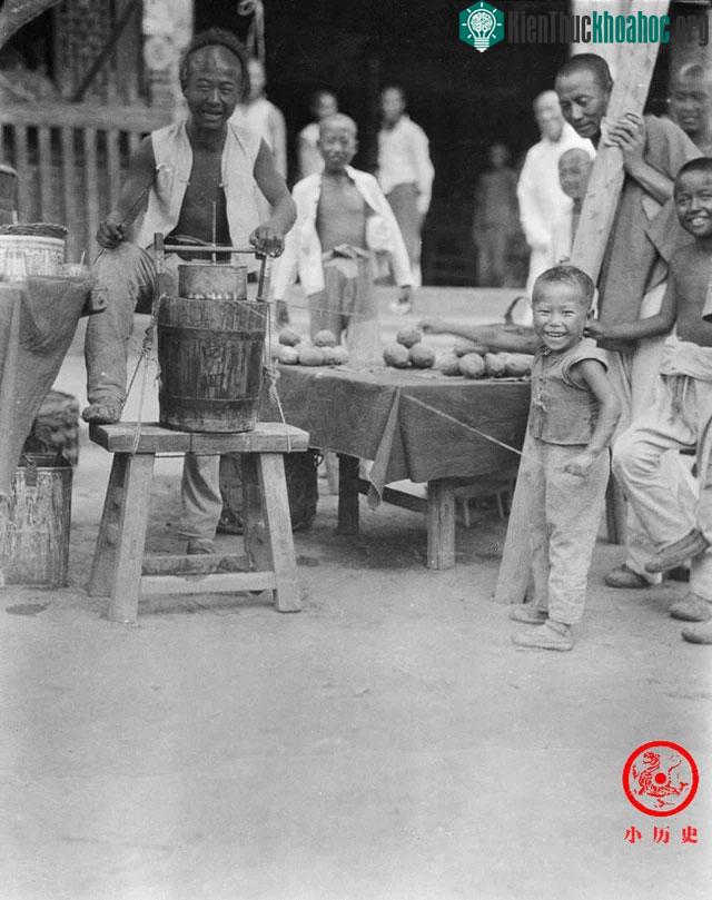 Sạp bán thức uống lạnh trong mùa hè.